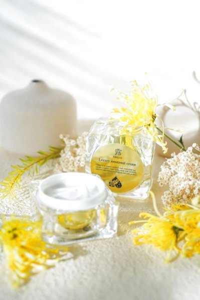 画像2: 【チャレンジ価格】露Luxury emotional cream（BBクリーム） (2)